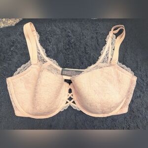 Victoria's Secret Lace Lines Underwire Bra